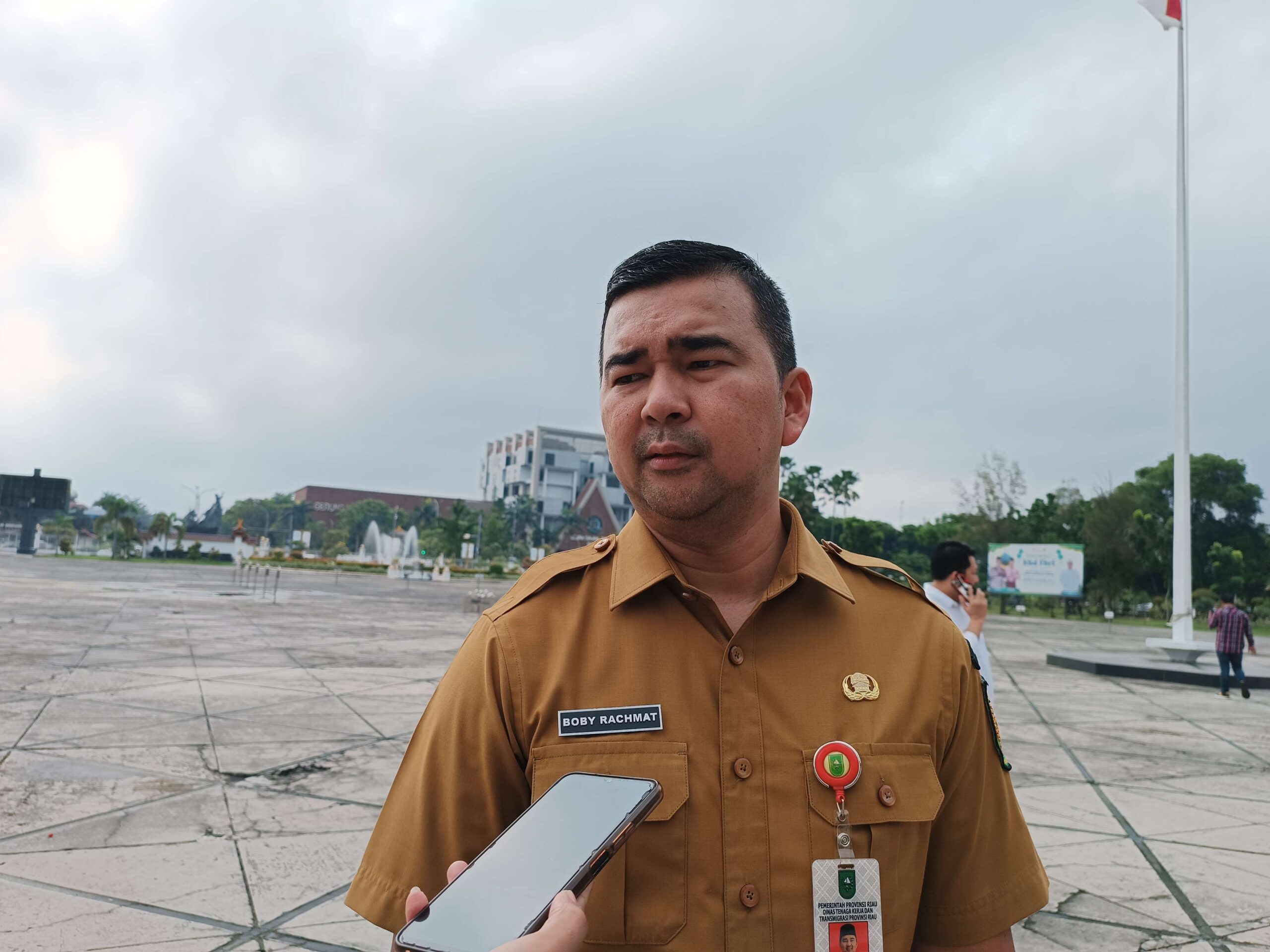 Kebijakan Sosial dan Publik Pemerintah Provinsi Riau: Transformasi untuk Kesejahteraan dan Pembangunan Berkelanjutan