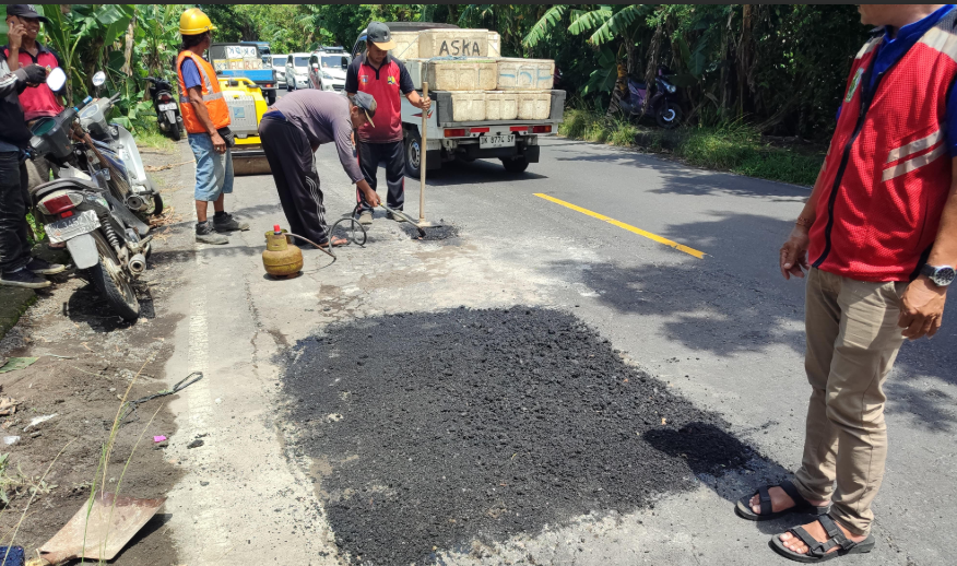Jalan Rusak Laporkan Hak Publik Kamu