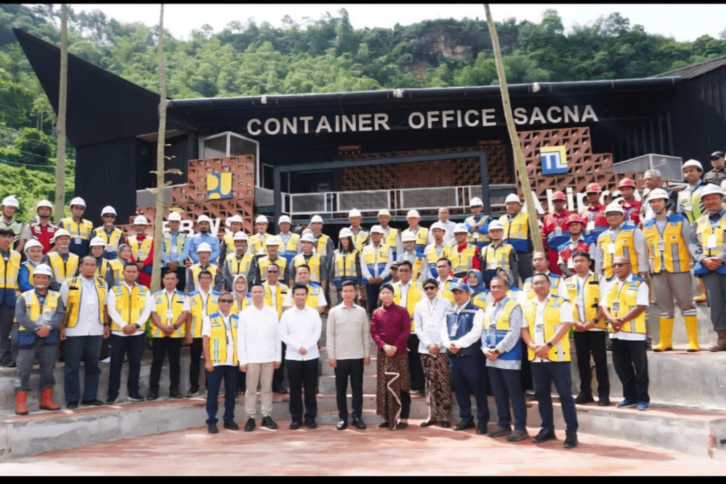 Gibran Tinjau Bendungan Bagong, Progres PTPP Lampaui Target 59 Persen