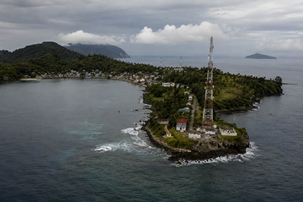 BAKTI Komdigi Jaga Internet Sangihe Saat Kabel Laut Putus